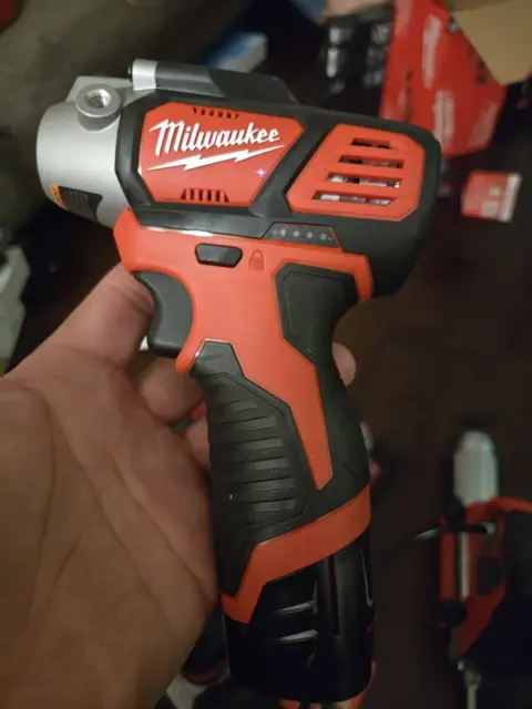 M12 variable speed polisher
