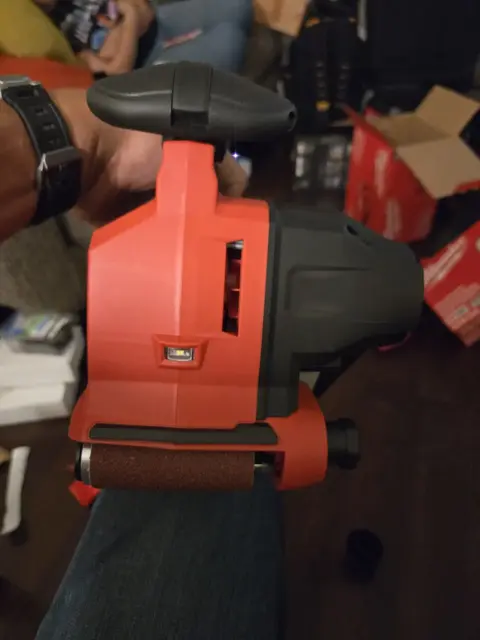 M18 FUEL 3x18 belt sander