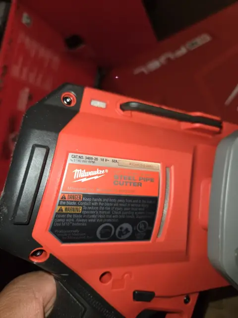 M18 FUEL steel pipe cutter