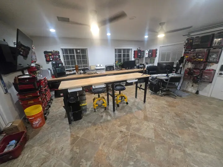 The studio: benches, maker corner and PACKOUT wall