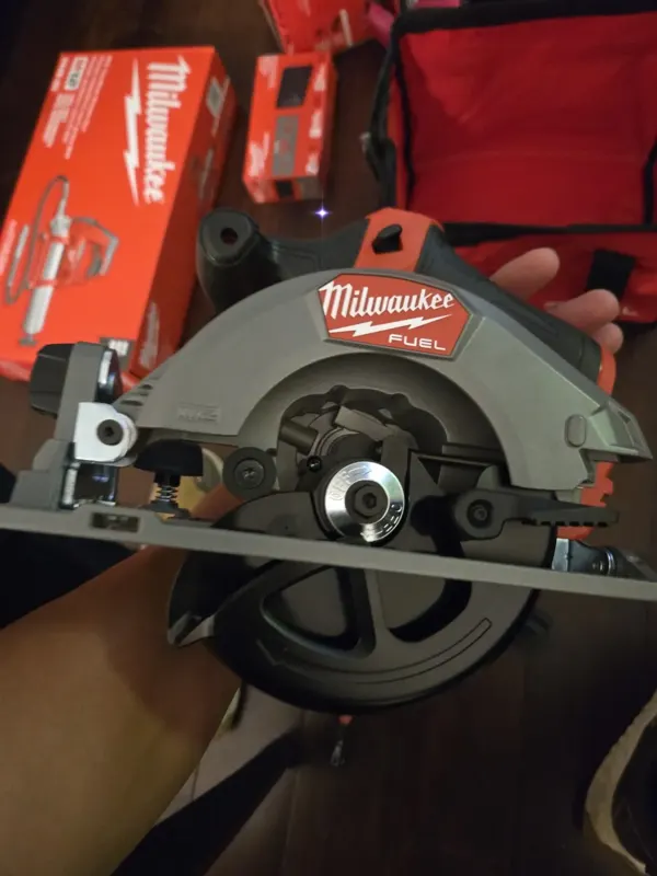 Circular compacta de 5-3/8" (M12)