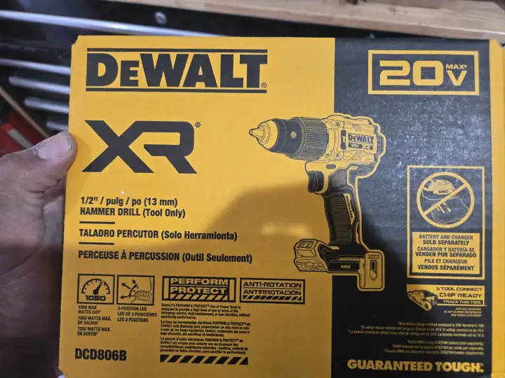 20V MAX XR 1/2in hammer drill DCD806B, tool-only