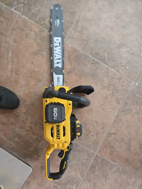 60V FLEXVOLT 20in chainsaw