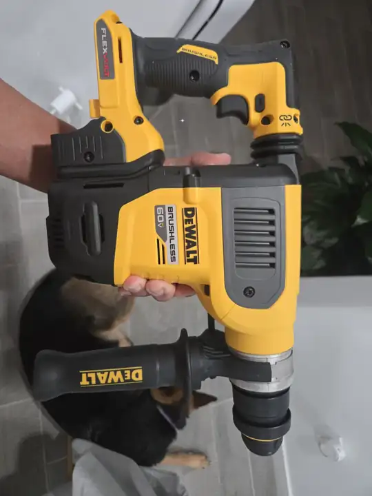DeWalt FLEXVOLT 60V SDS-max rotary hammer