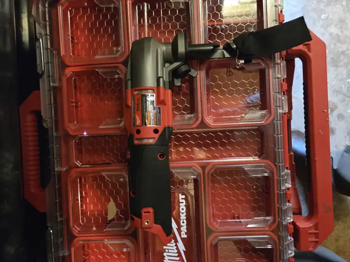 Milwaukee M12 FUEL 16ga nibbler