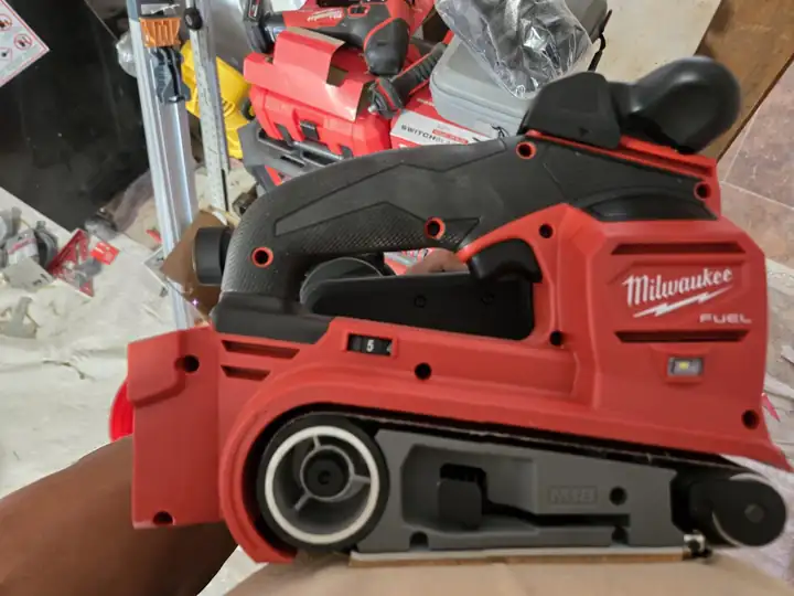 Milwaukee M18 FUEL belt sander