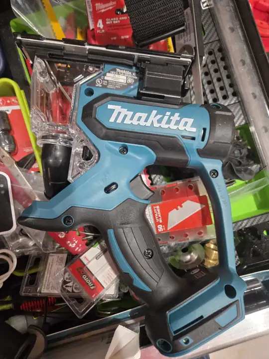 Makita 18V LXT cut-out saw XDS01Z, out of the box