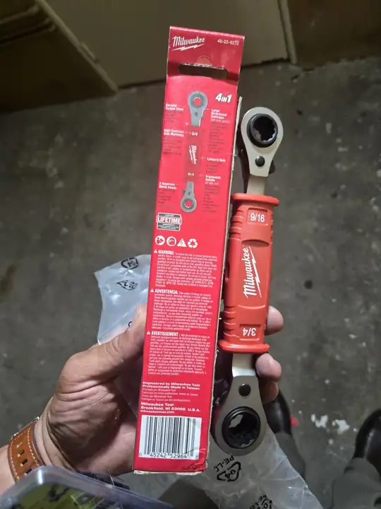 Milwaukee 4-in-1 lineman ratcheting wrench
