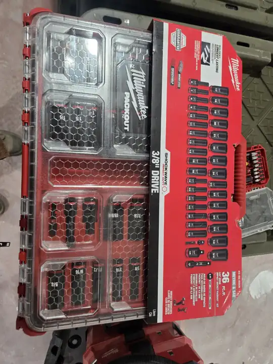 PACKOUT 3/8in drive socket set